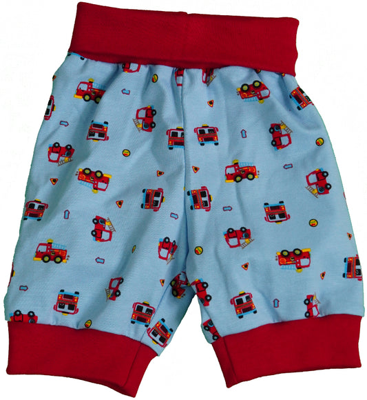 Kurze Hose mit Feuerwehrautos