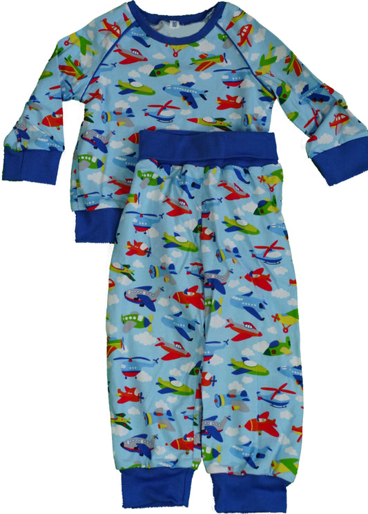 Pyjama mit Flugzeugen