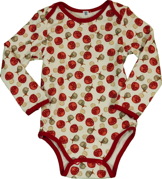 Body mit Pilzen und Schnecken